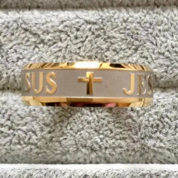18K Gold Plated JESUS Engraved Ring Size 9 - Picture 3 of 4
